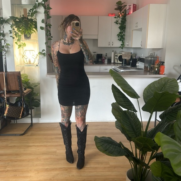 Backless mini dress - Picture 4 of 6